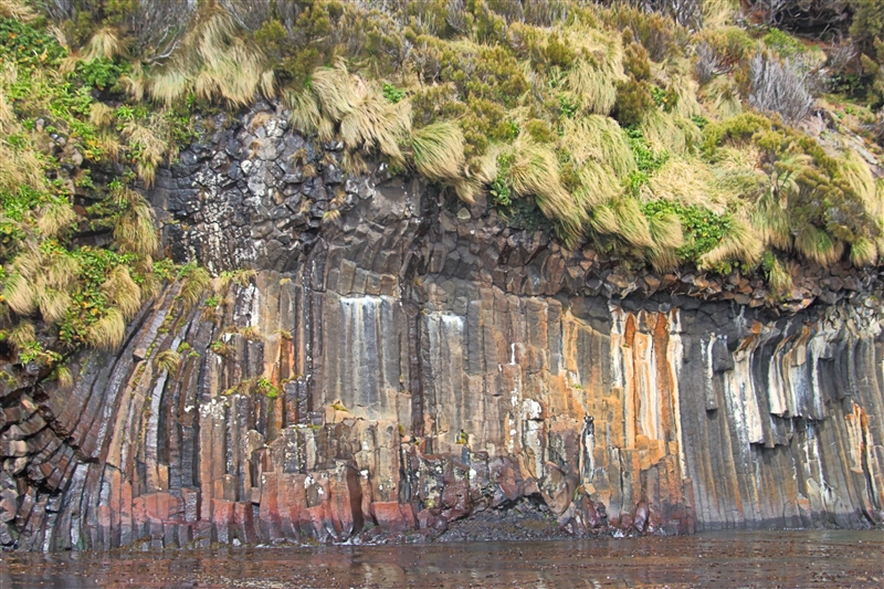 CampbellIs  2444 m Basalt Cliffs